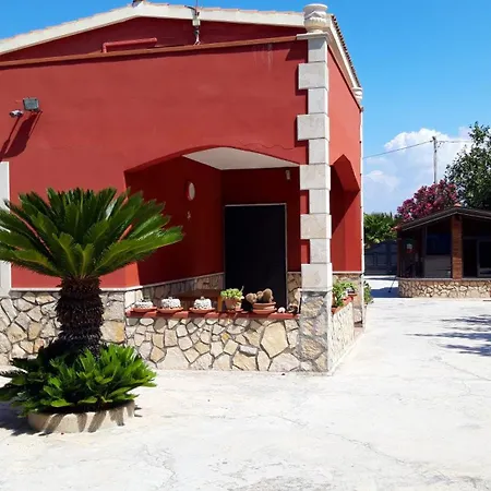 Holiday home Spacious House With Sea View In Pachino, Capacity 9 Pers.